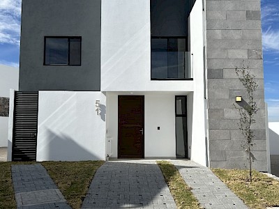 CASA CELTA EN VENTA ENTRECIELOS, ZIBATÁ, QUERÉTARO