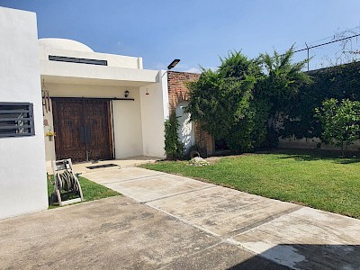 HERMOSA CASA EN VENTA EN LOMAS DEL MÁRMOL I CON SEGURIDAD 24/7 