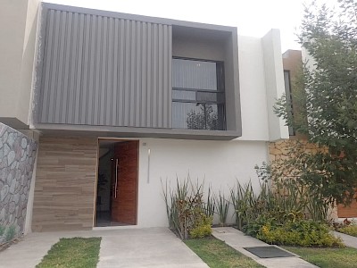 Zibata, Casa Nueva, en privada, 3 recamaras, 2.5 baños, alberca