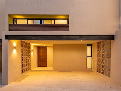 Casa en venta estilo townhouse, al norte de Mérida Yucatán, excelente ubicación.