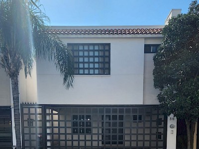 Hermosa Casa en Paseo Cumbres
