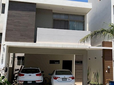 Casa en Venta en Cumbres La Joya