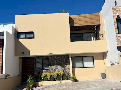 CASA EN RENTA, EN JADE SUR 24, ZIBATÁ, QUERÉTARO