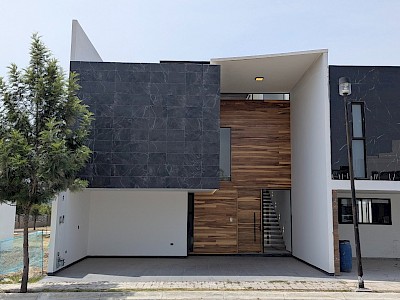 HERMOSA CASA EN VENTA EN PARQUE COLIMA