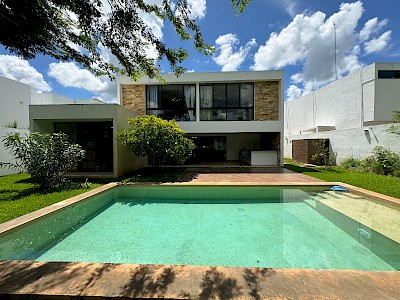 Venta de casa dentro de privada La Rejoyada, Mérida, Yucatán